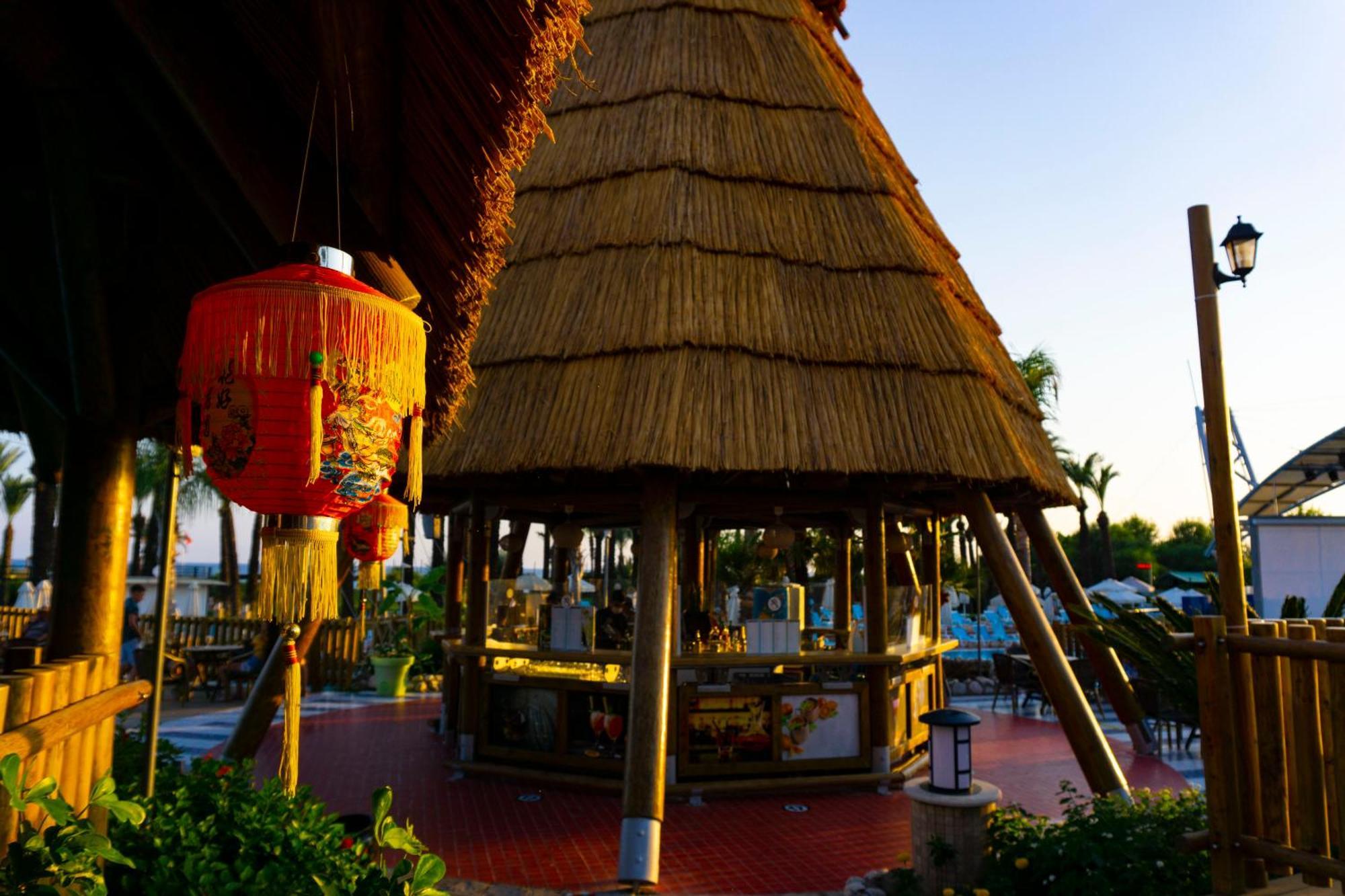 Hotel Pegasos World Side Exterior foto