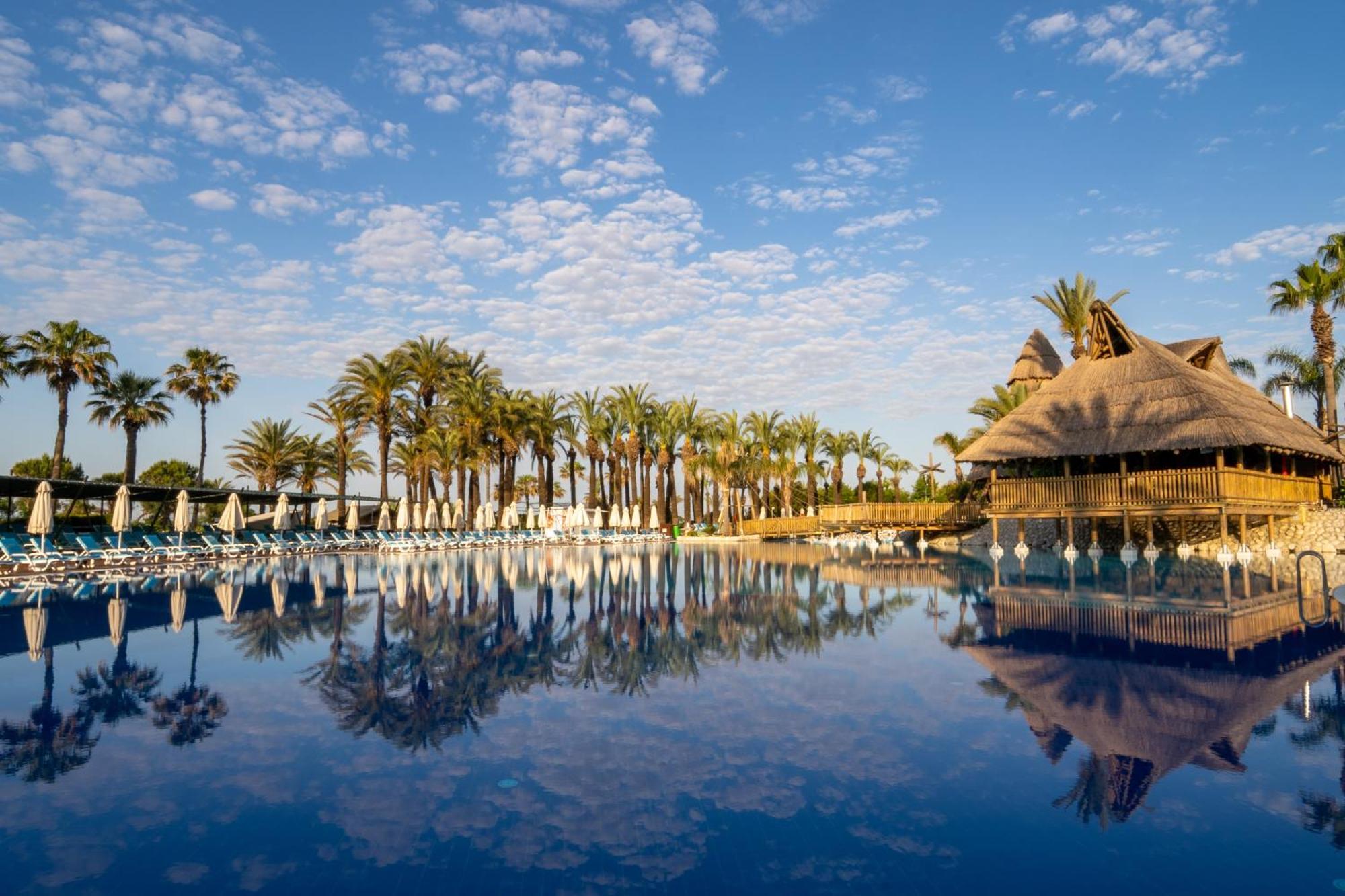 Hotel Pegasos World Side Exterior foto